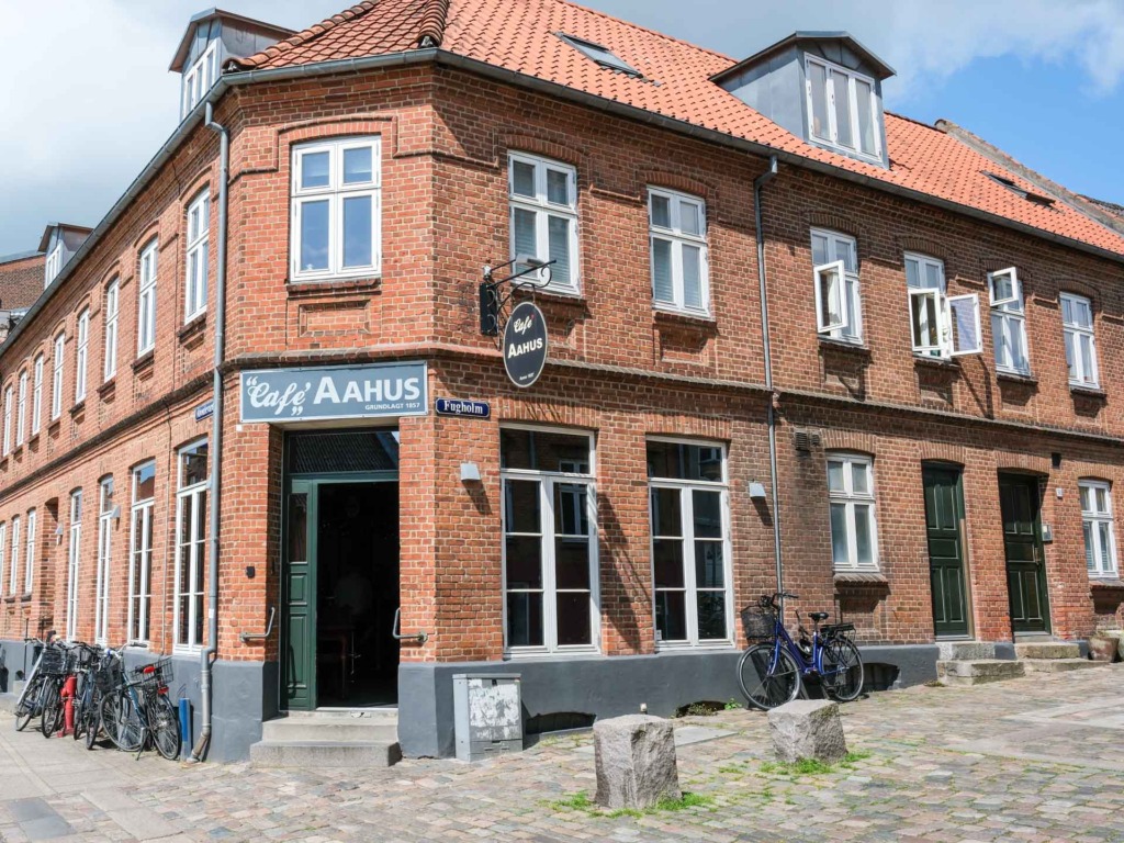 Café Aahus er et værtshus i Horsens.