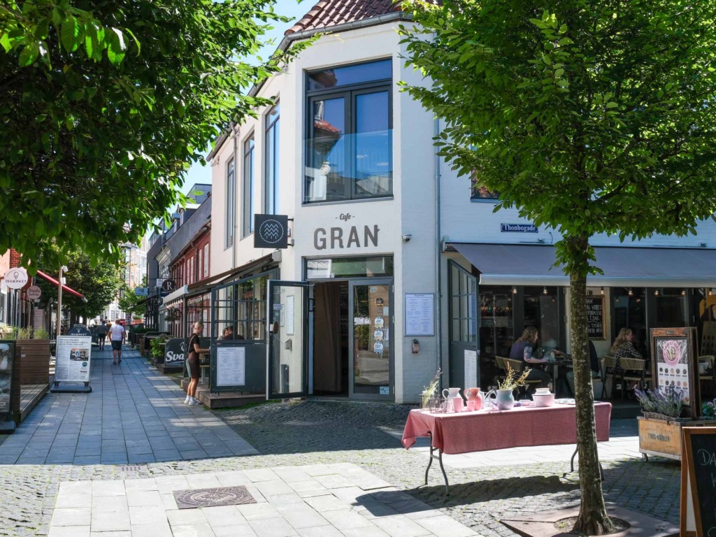 Café Gran ligger på hyggelige Grønnegade i Horsens.