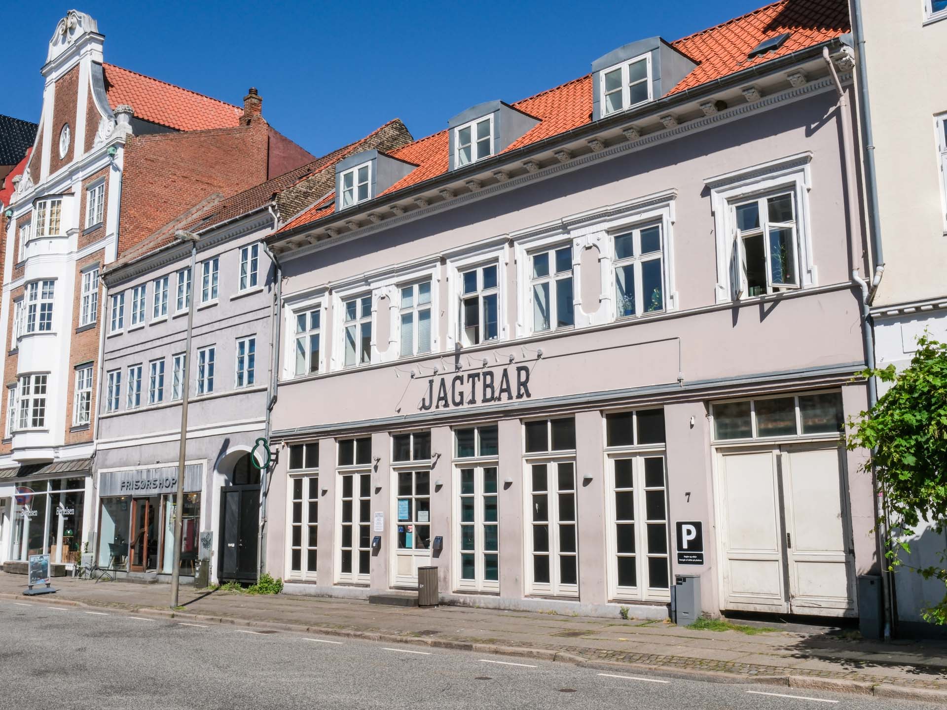 Jagtbar Horsens er en bar i Nørregade.