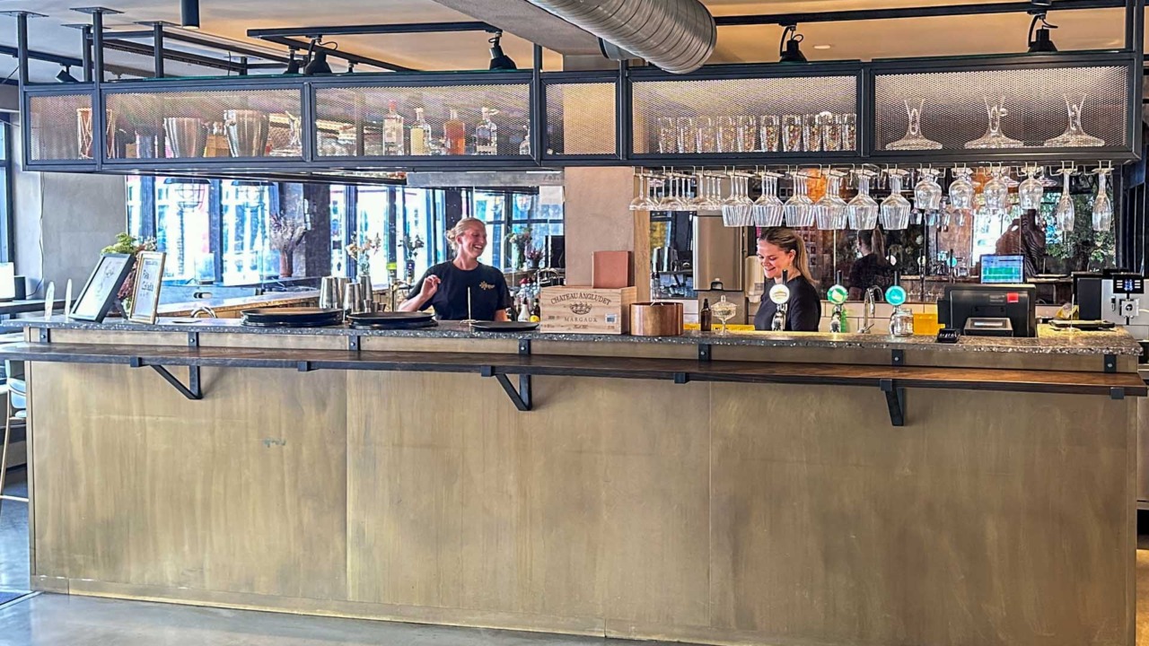 Den store bar hos Kesar i Horsens.