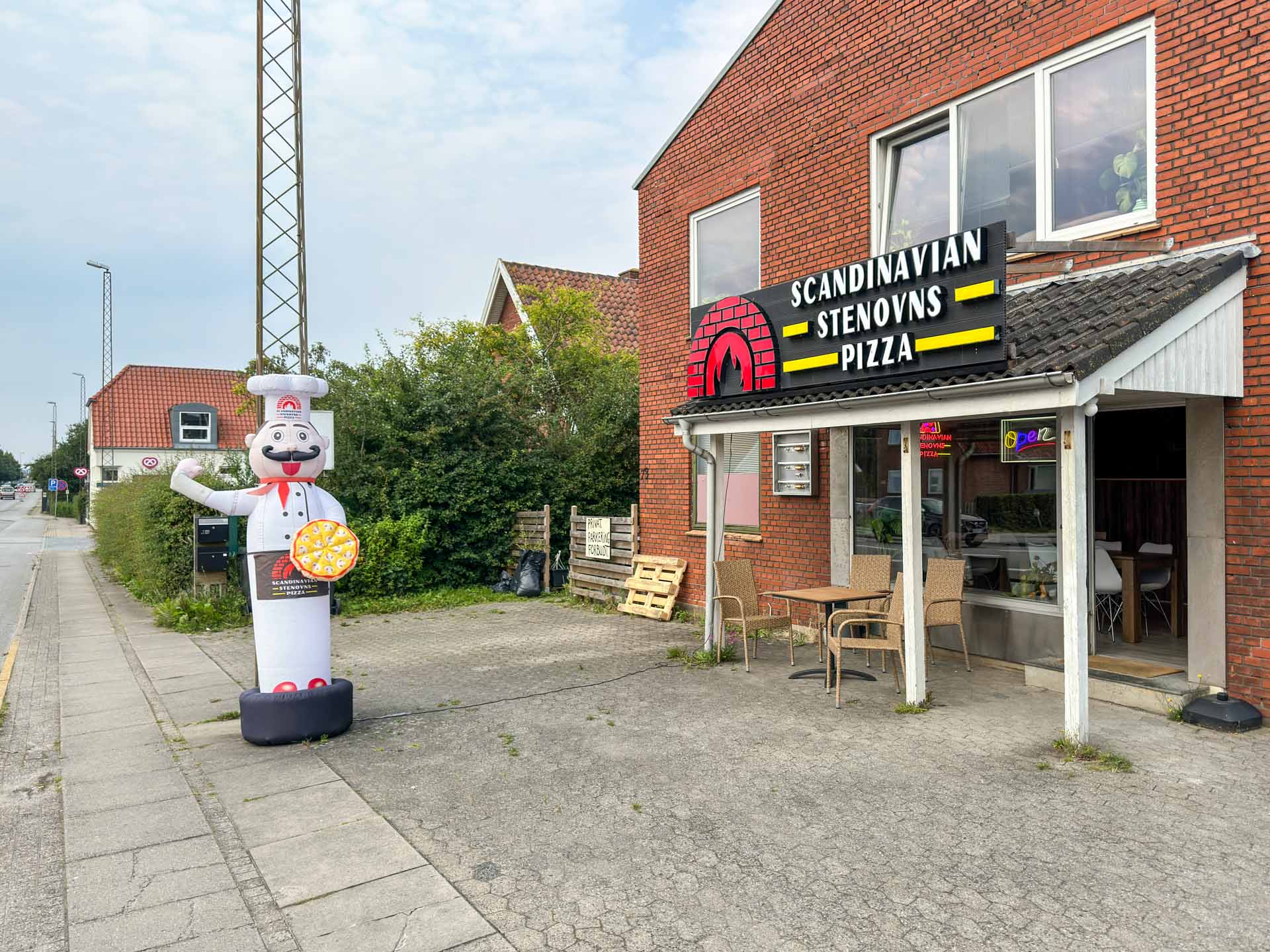 Scandinavian stenovns pizza er et lille pizzeria i Horsens.