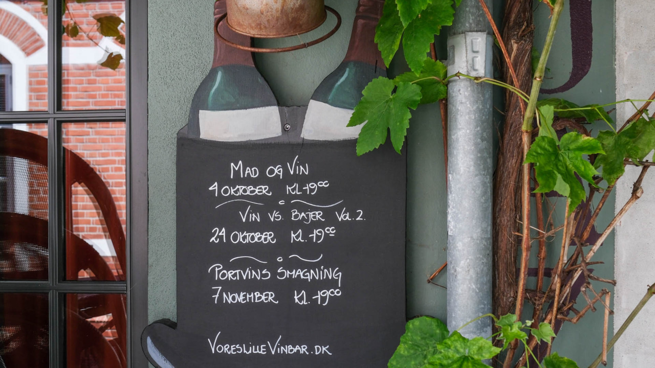 Der er altid noget at komme på Vores Lille Vinbar efter.