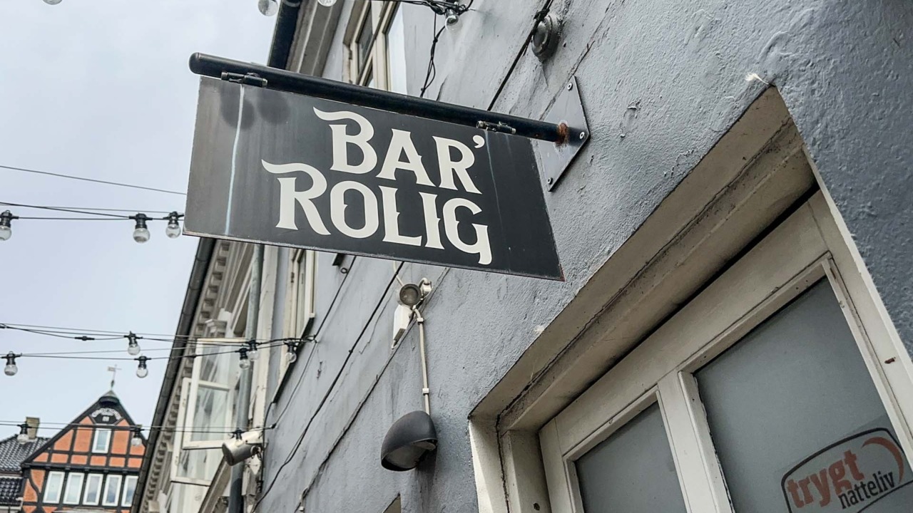 Bar´Rolig er en bar i Horsens.