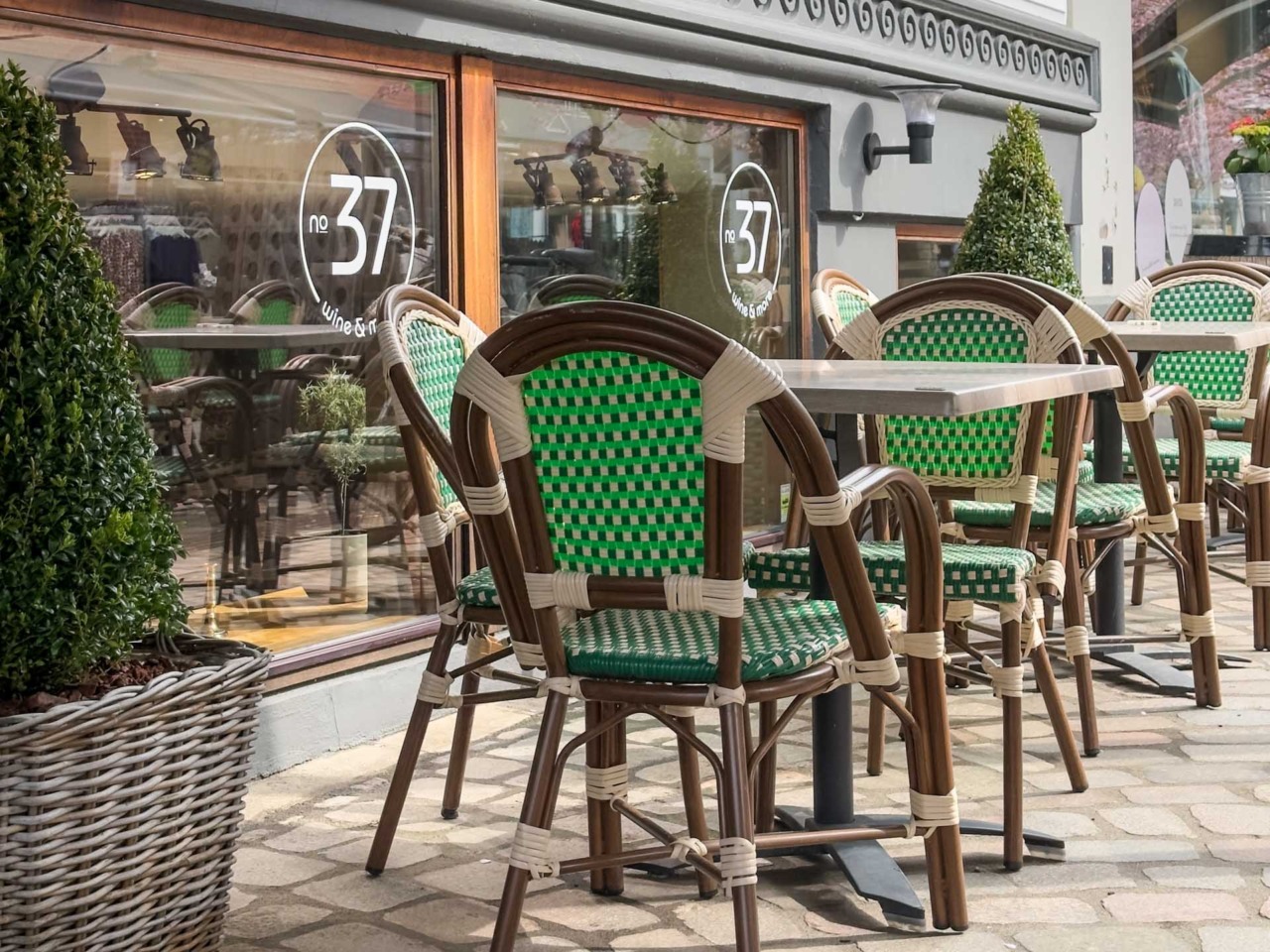No. 37 Wine & More er en vinbar i Horsens.