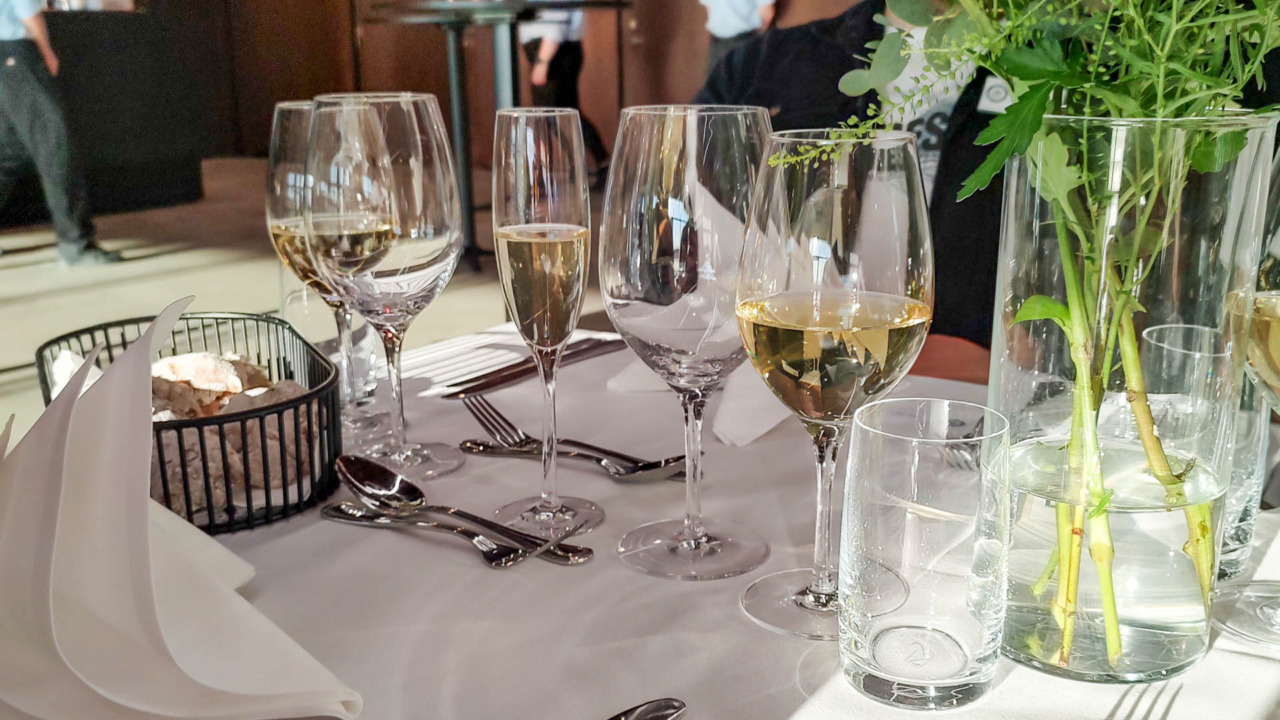 Veldækket bord hos Brasseriet Fængslet i Horsens.