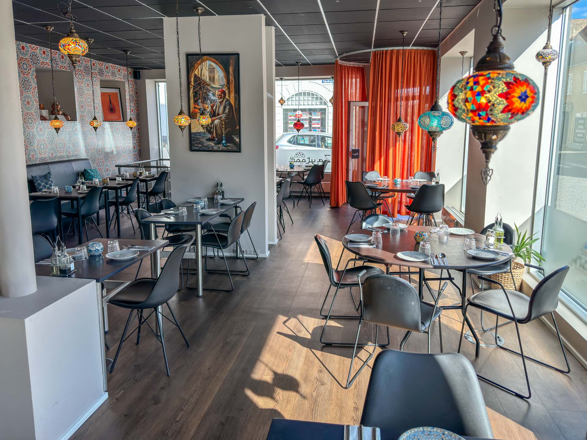 Der er plads til en del gæster hos Zaytoon.