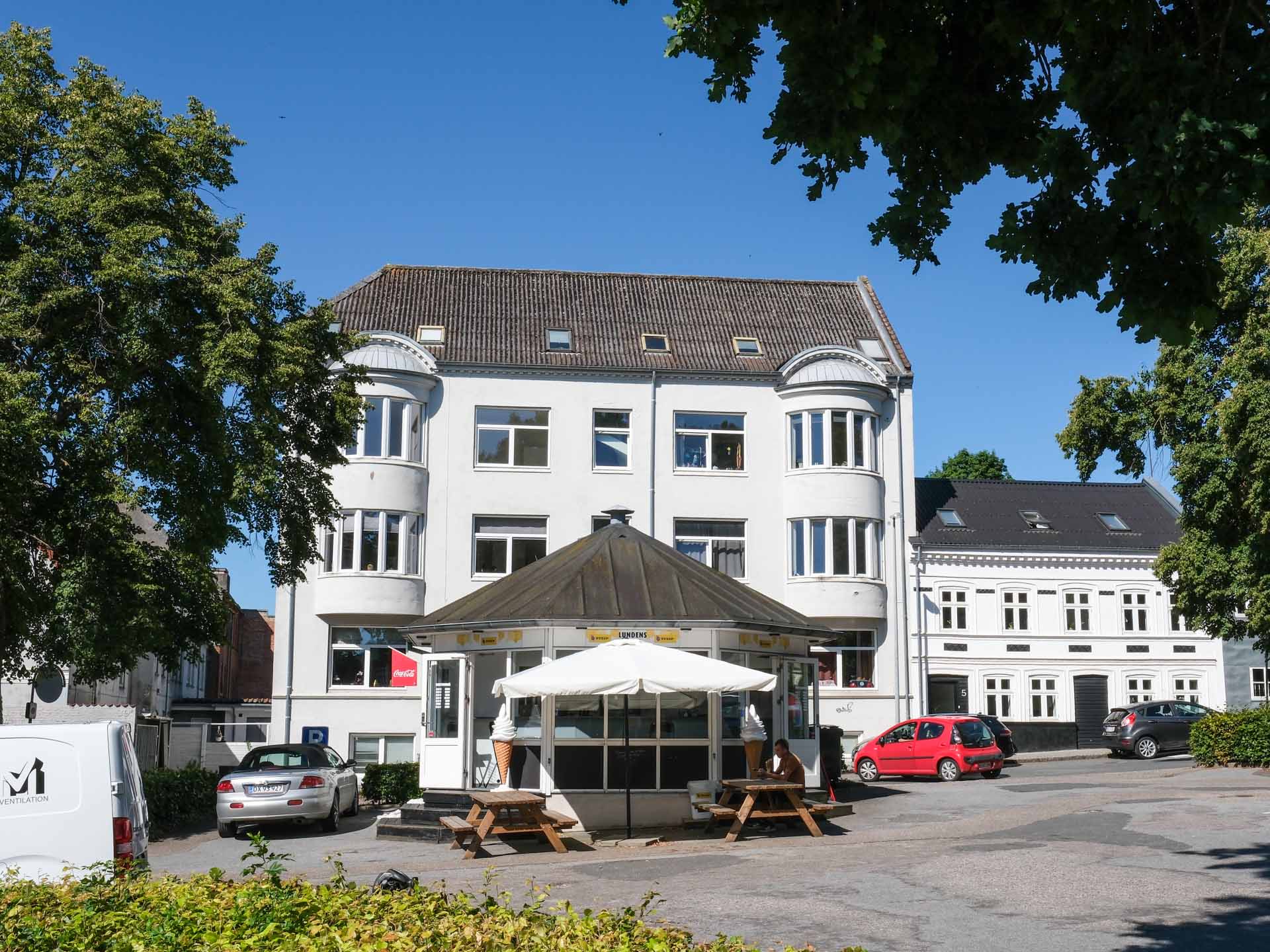 Lundens Grill er en lille grillbar med et fint udvalg af retter.