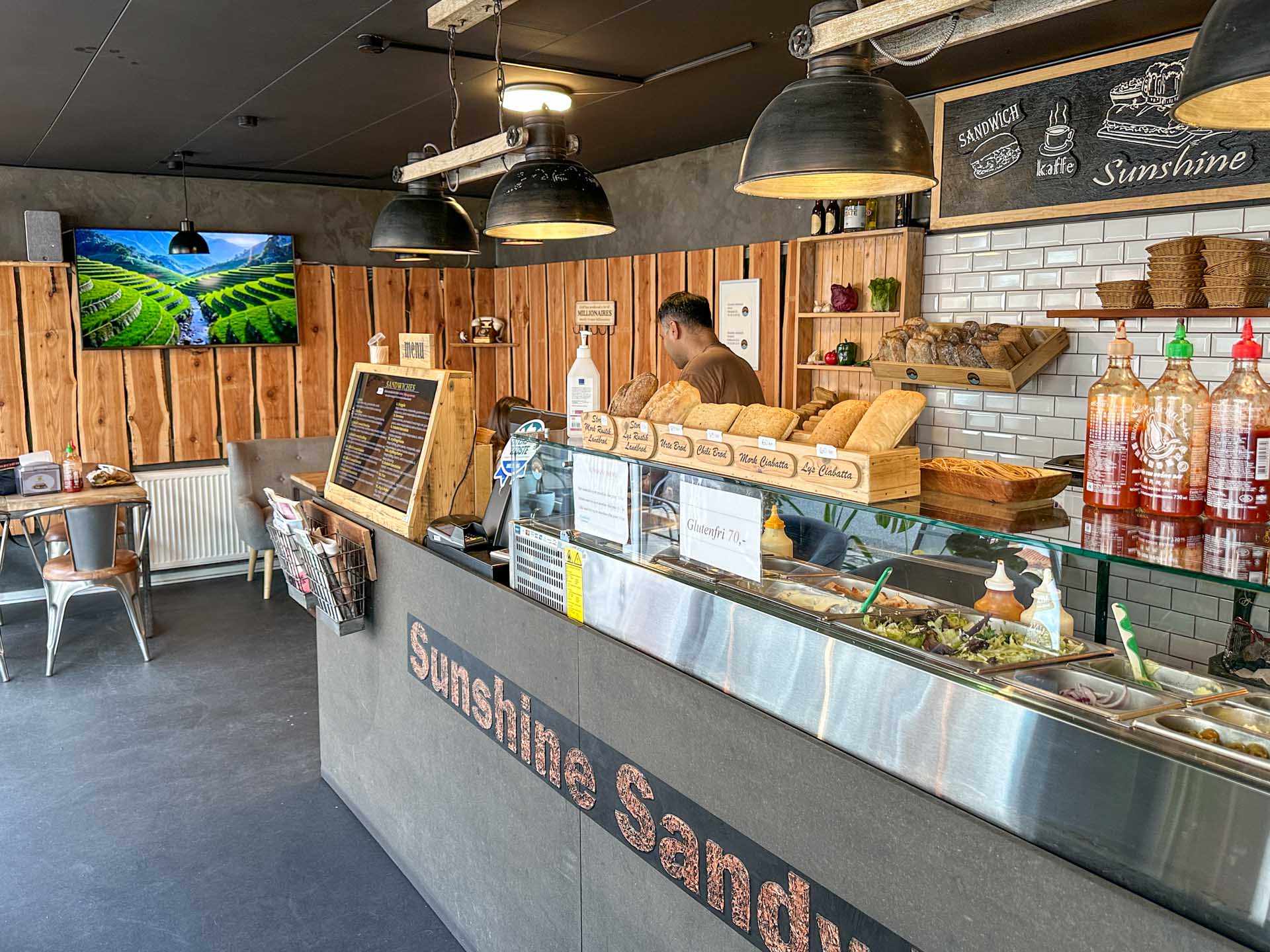 God og erfaren betjening hos Sunshine Sandwich Bar Horsens.