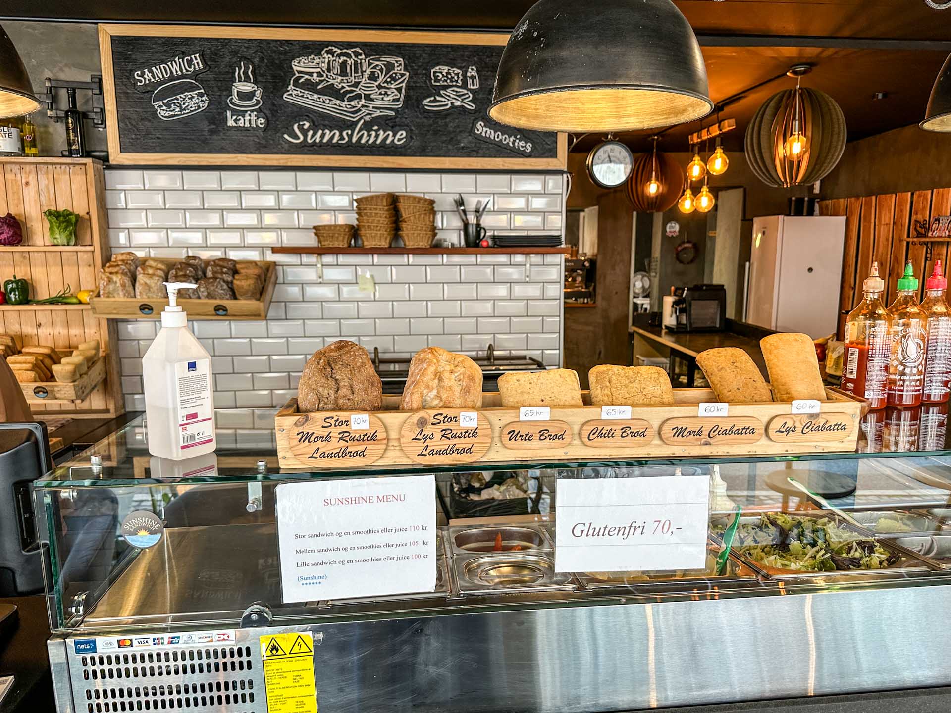 Forskellige slags brød hos sandwichbaren i Horsens. 
