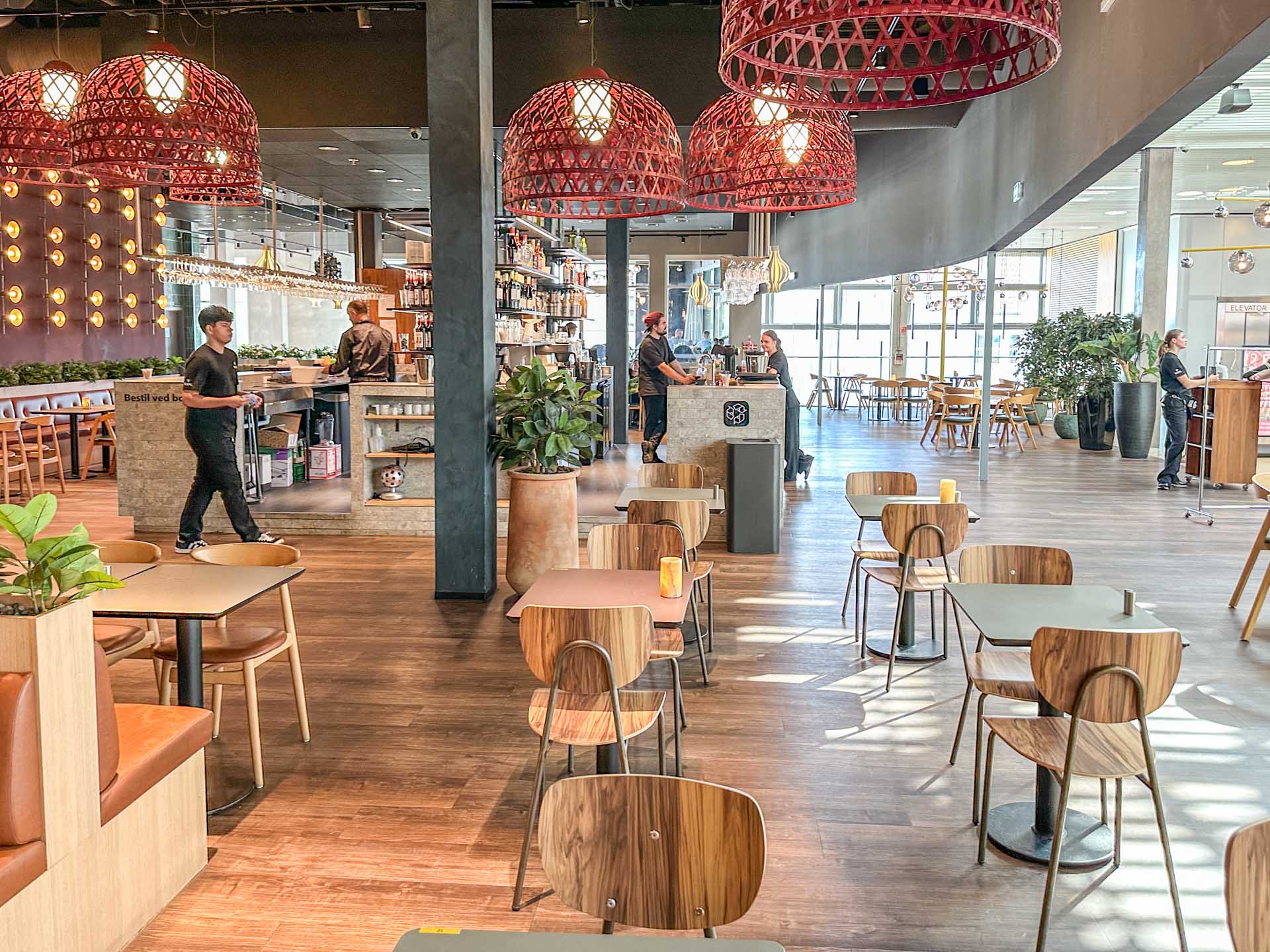 Vælg selv dit bord hos Dalle Valle i Horsens.