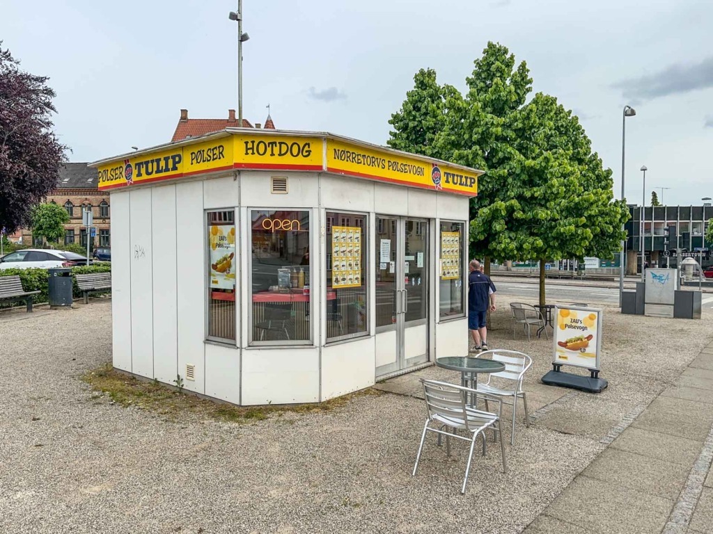 Nørretorv Pølsevogn er en klassisk pølsevogn i Horsens.