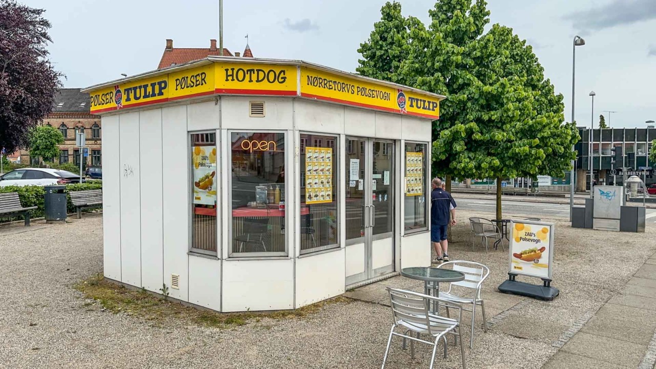 Nørretorv Pølsevogn er en klassisk pølsevogn i Horsens.
