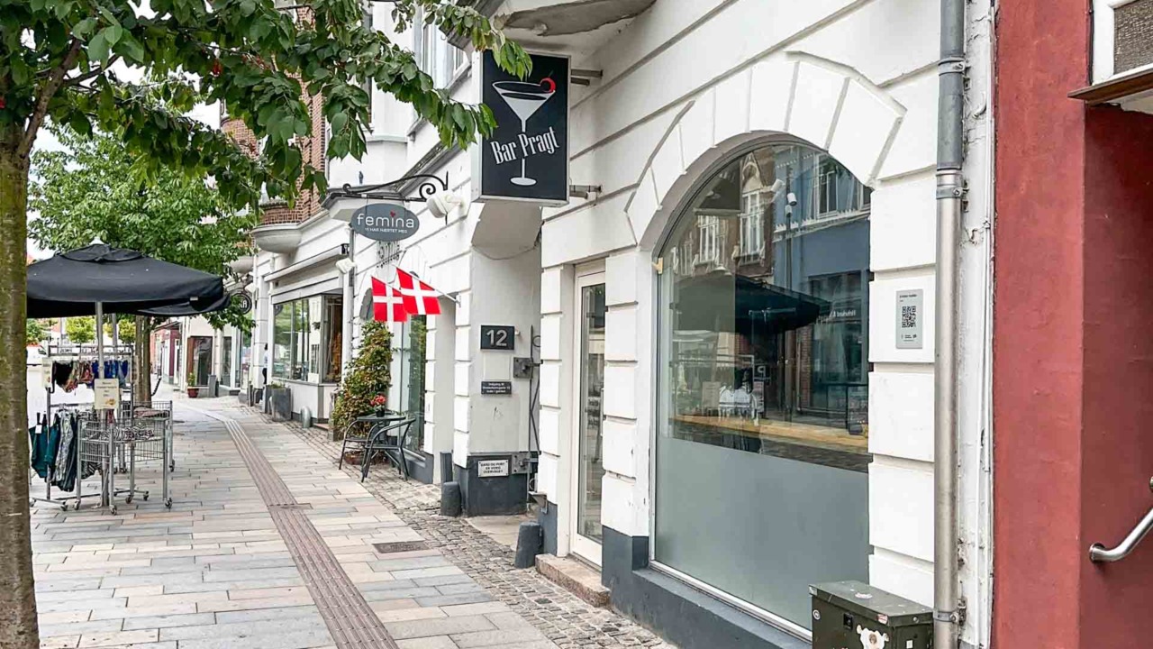 Bar Pragt er en cocktailbar i Horsens.
