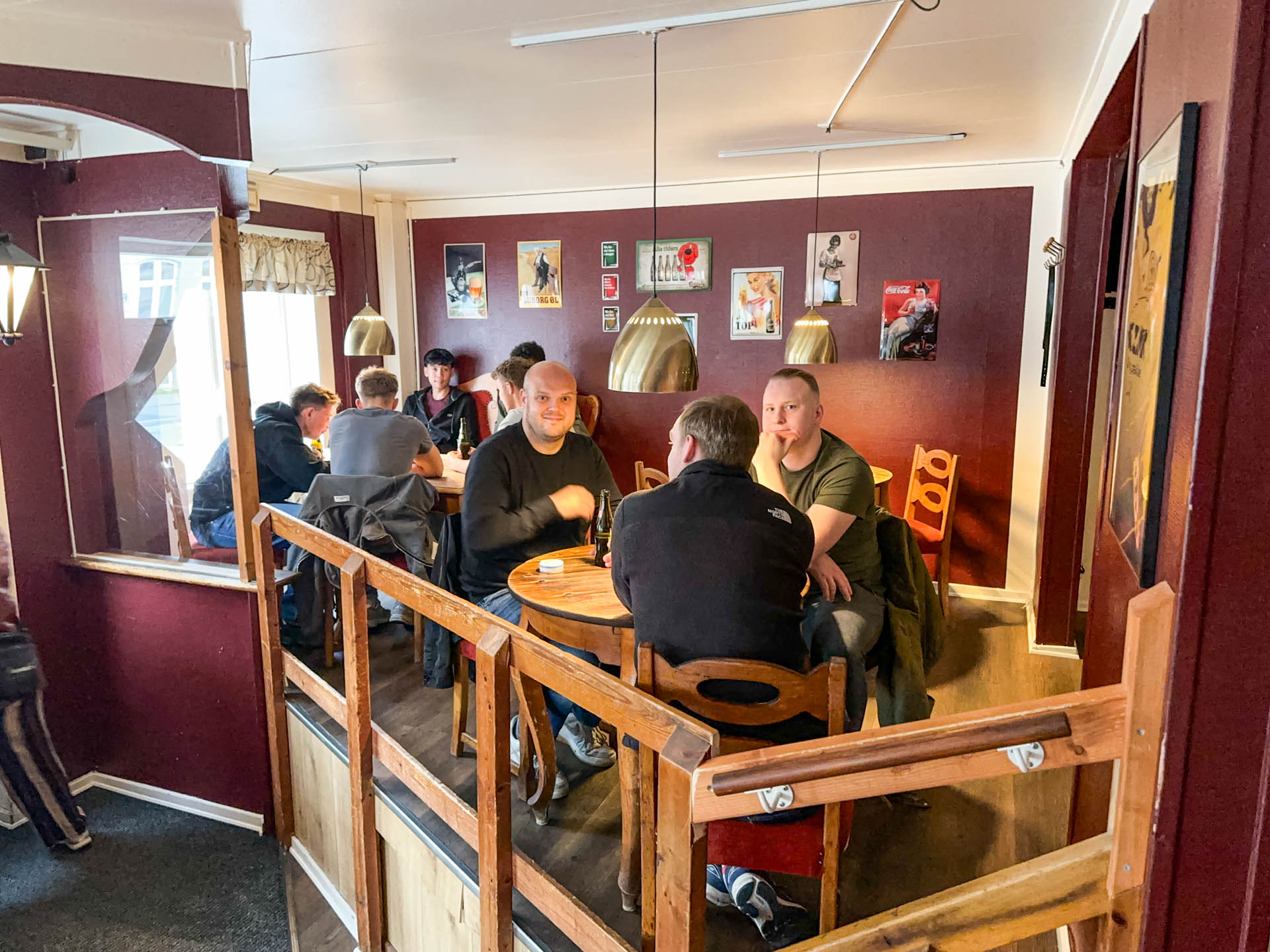 Der er gerne mange mennesker hos Cafe Melson i Horsens.